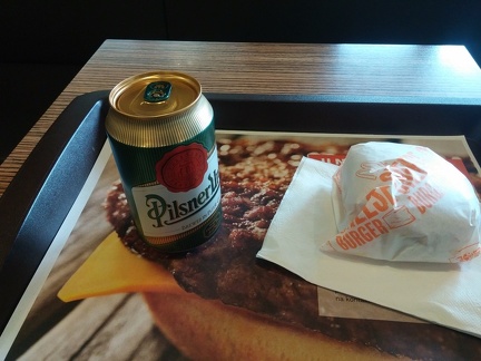 В McDonald's можно купить пиво