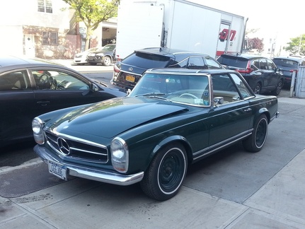 Mercedes-Benz 230 SL (W113)