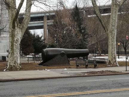 Fort Hamilton Cannon