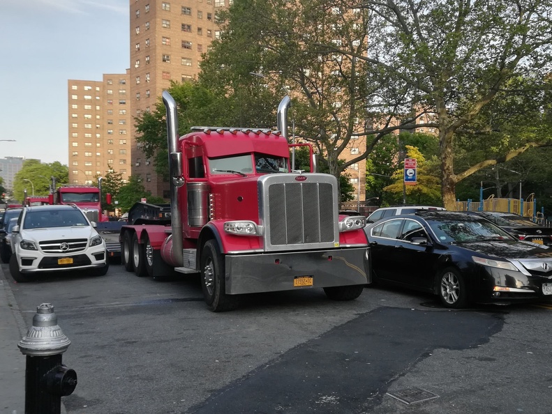 peterbilt.jpg
